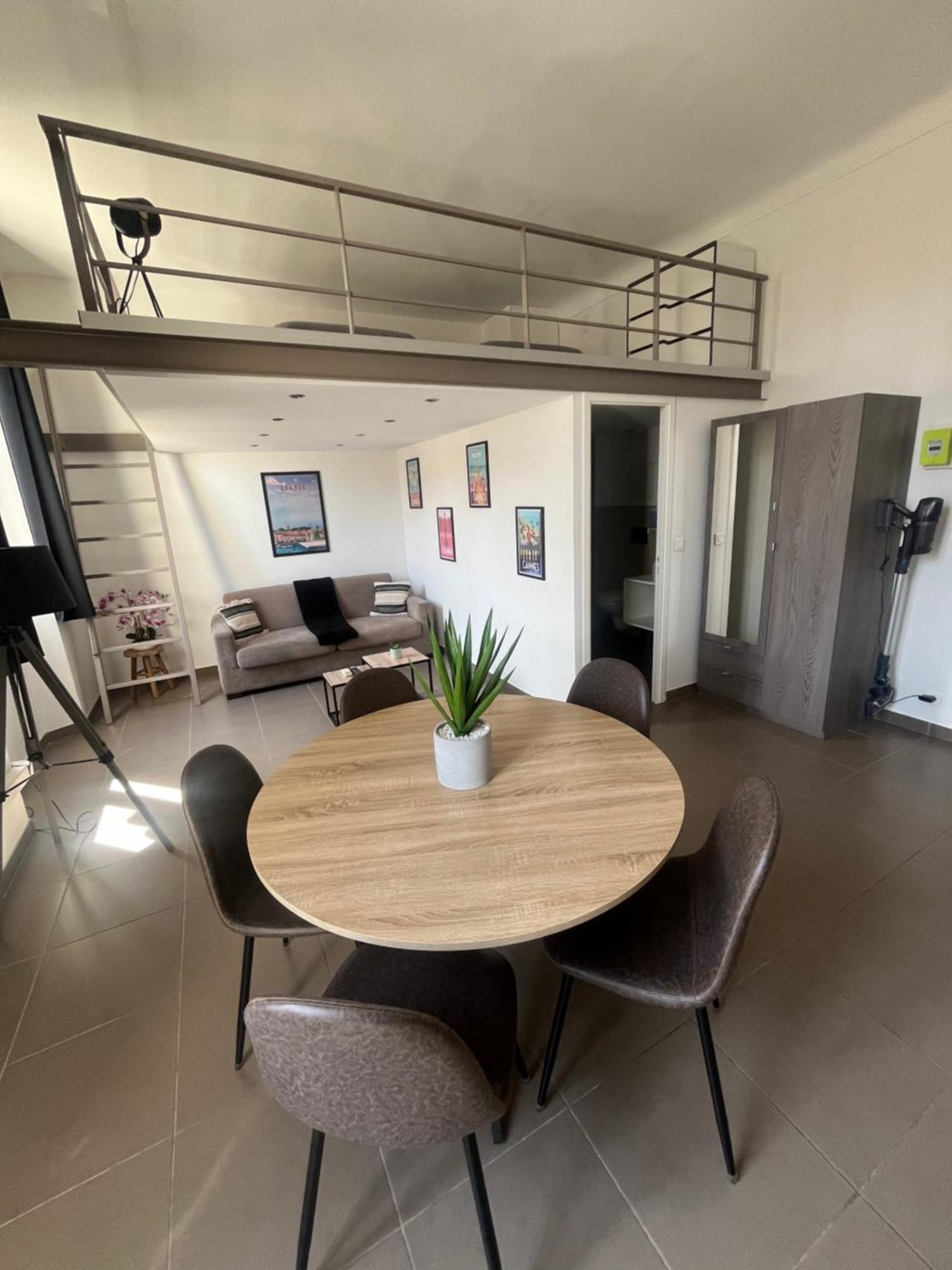 Loft Chaleureux - Climatisation - Wifi - 650 M Du Palais Des Festivals, Appartement Cannes
